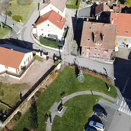 Les Randogodilleurs Avec Jacuzzi A 2kms Des Pistes Et 350m Du Theatre Du Peuple ! Bussang