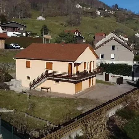 Semesterbostad Les Randogodilleurs Avec Jacuzzi A 2kms Des Pistes Et 350m Du Theatre Du Peuple !