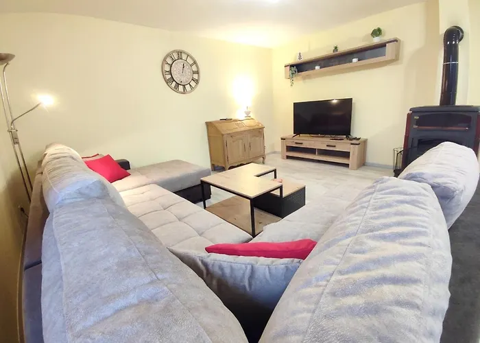 Les Randogodilleurs Avec Jacuzzi A 2kms Des Pistes Et 350m Du Theatre Du Peuple ! *