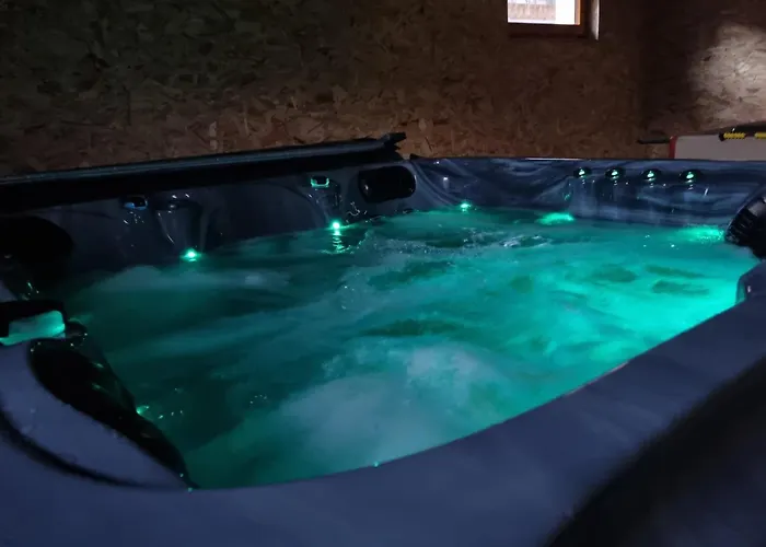 Les Randogodilleurs Avec Jacuzzi A 2kms Des Pistes Et 350m Du Theatre Du Peuple ! 度假居 比桑